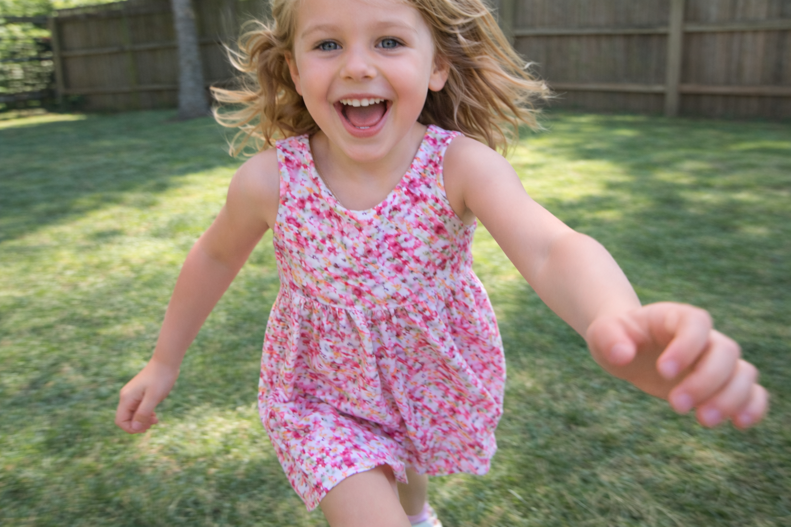 The same photo with motion blur reduced